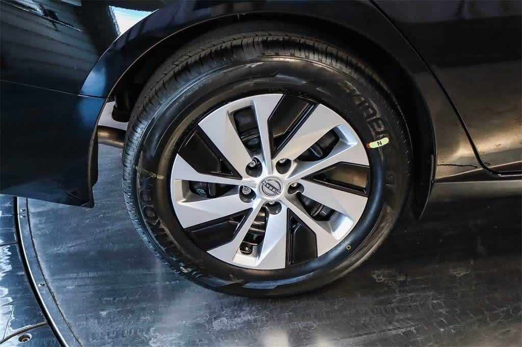 2025 Nissan Altima S Image 8 of 40