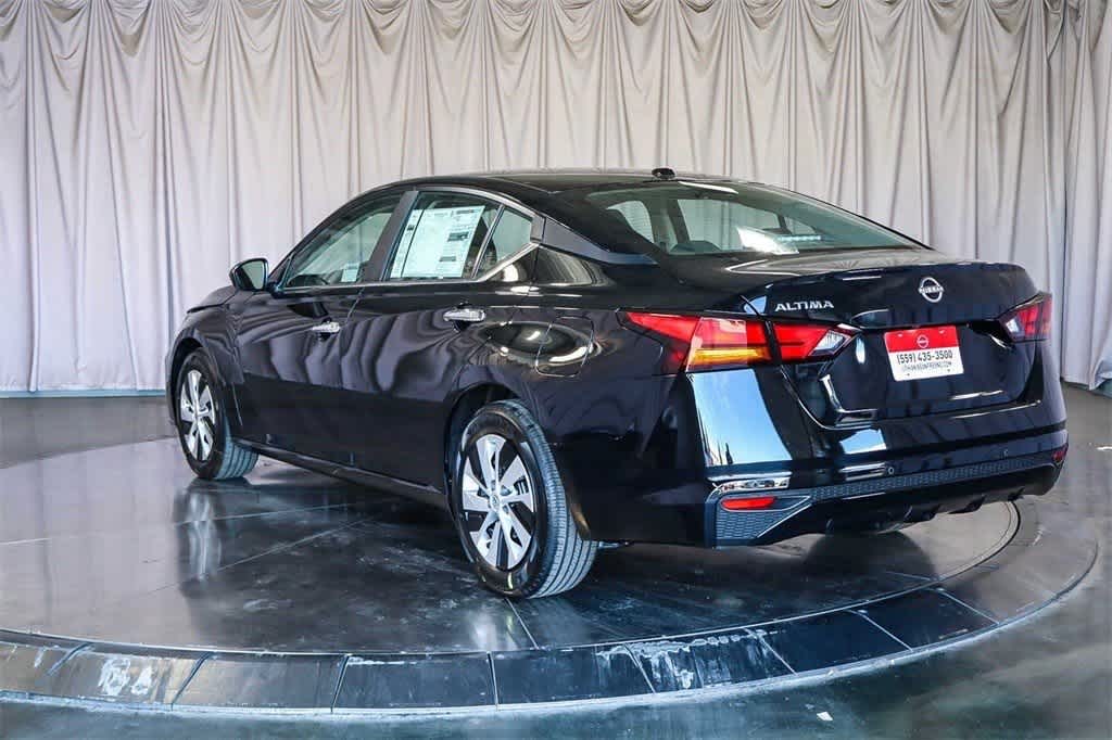 2025 Nissan Altima S Image 5 of 40