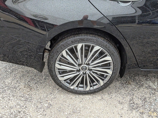 Vehicle image 8 of 30