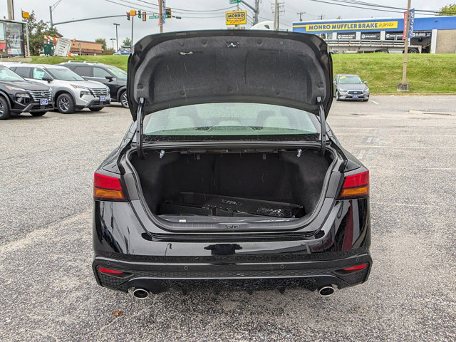 Vehicle image 27 of 30