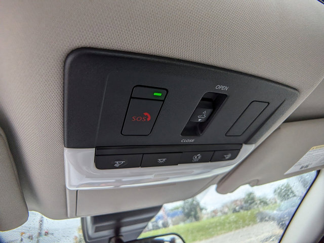 Vehicle image 24 of 30
