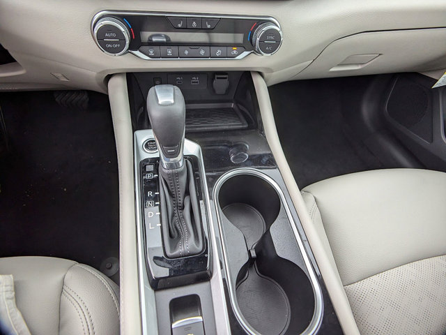 Vehicle image 17 of 30