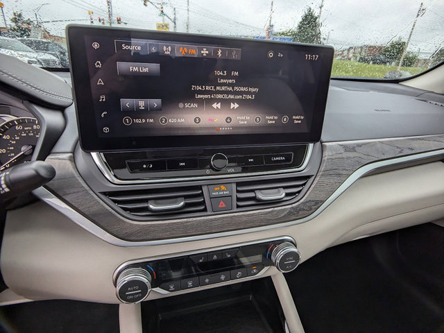 Vehicle image 14 of 30