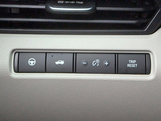 Vehicle image 19 of 30