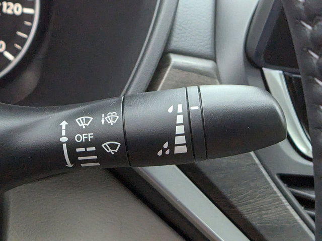Vehicle image 26 of 30