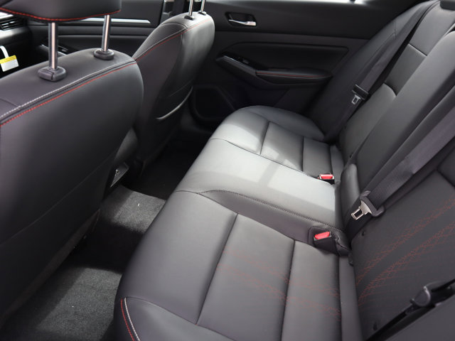 2025 Nissan Altima SR Image 13 of 27