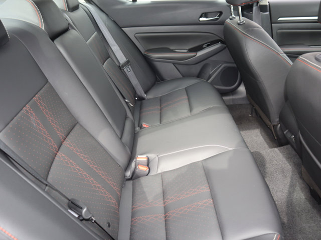 2025 Nissan Altima SR Image 12 of 27