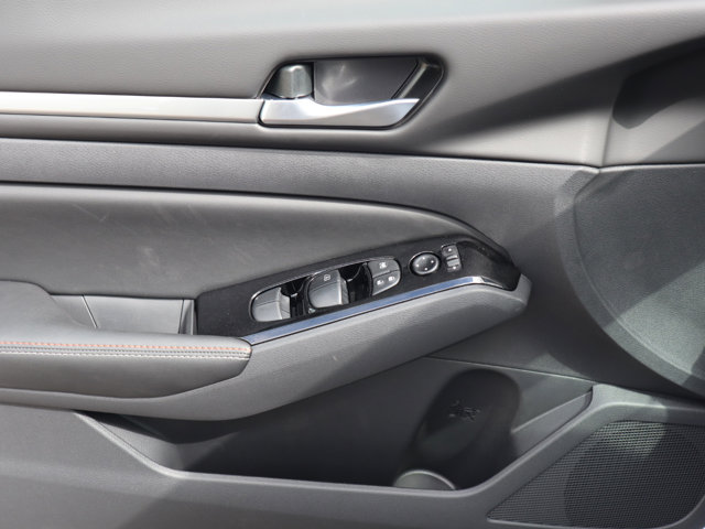 2025 Nissan Altima SR Image 25 of 27