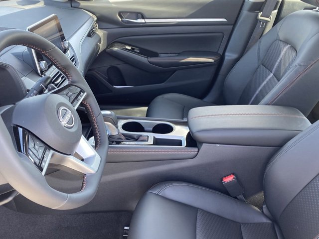 2025 Nissan Altima SR Image 16 of 16