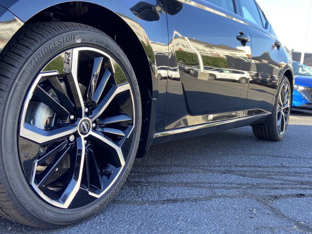 2025 Nissan Altima SR Image 10 of 26