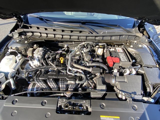 2025 Nissan Altima SR Image 8 of 26