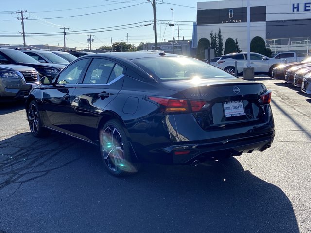 2025 Nissan Altima SR Image 7 of 26