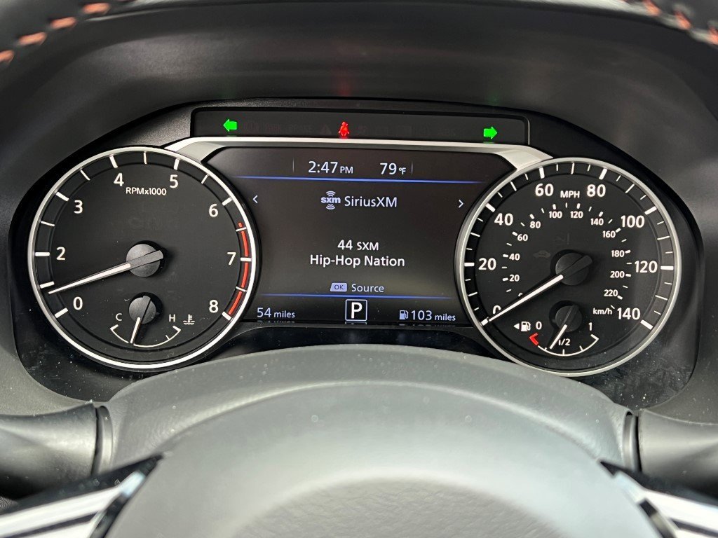 Vehicle image 14 of 25