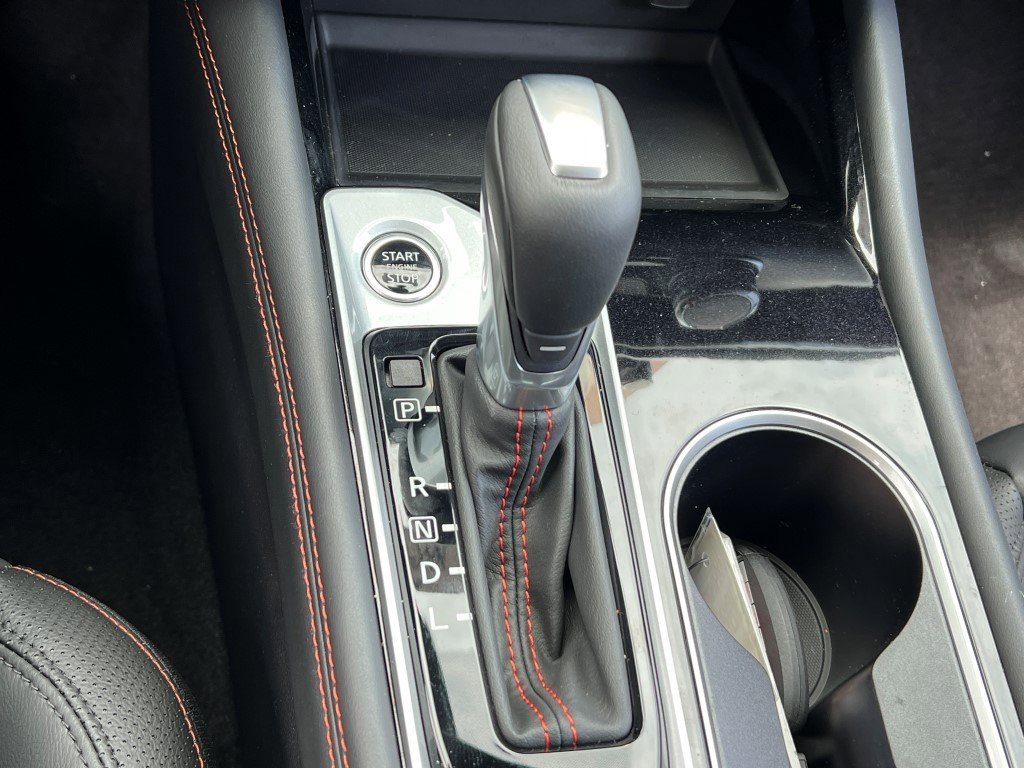 Vehicle image 17 of 25