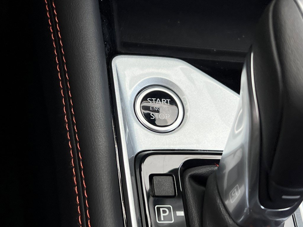 Vehicle image 24 of 25