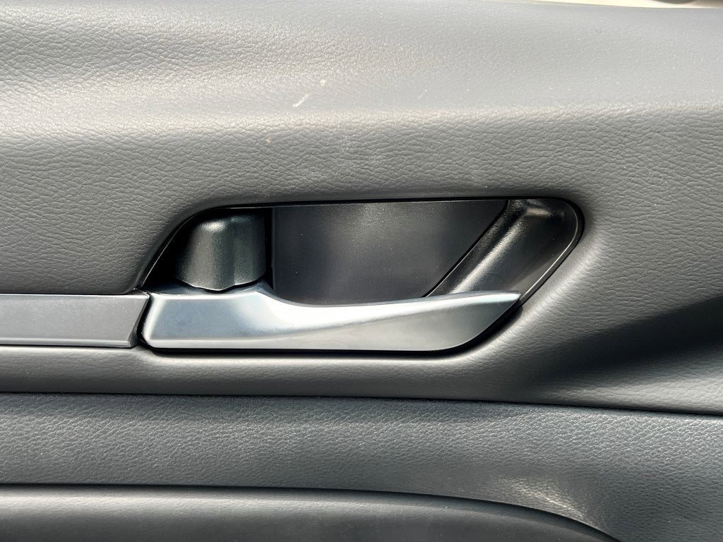 Vehicle image 19 of 25