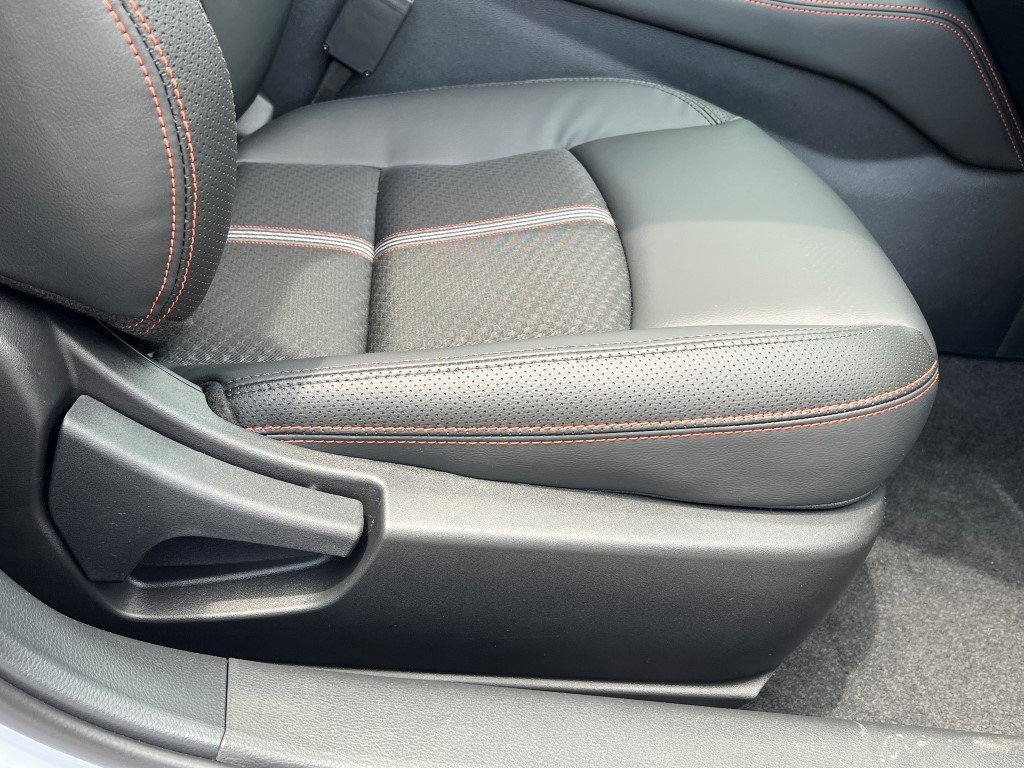Vehicle image 9 of 25