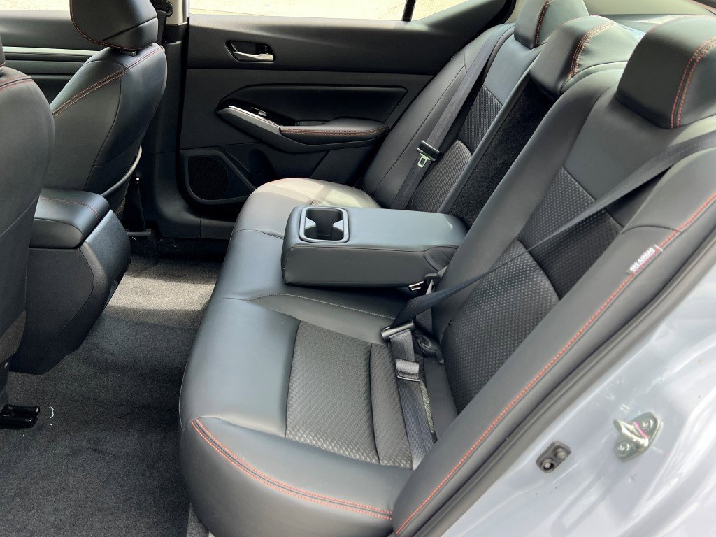 Vehicle image 7 of 25