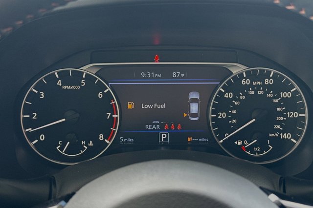 2025 Nissan Altima SR Image 18 of 29