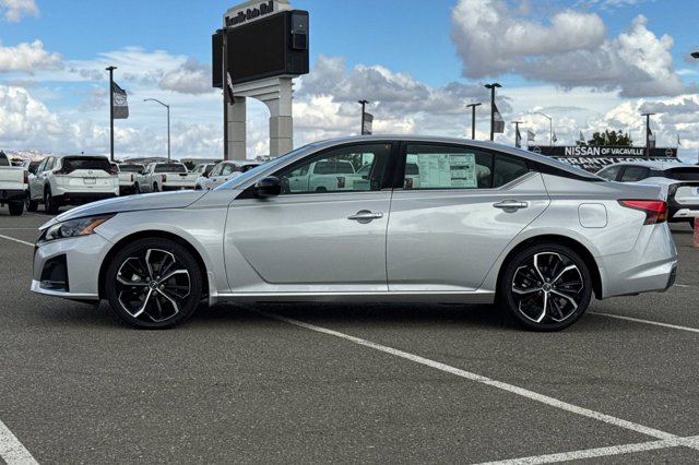 2025 Nissan Altima SR Image 9 of 29