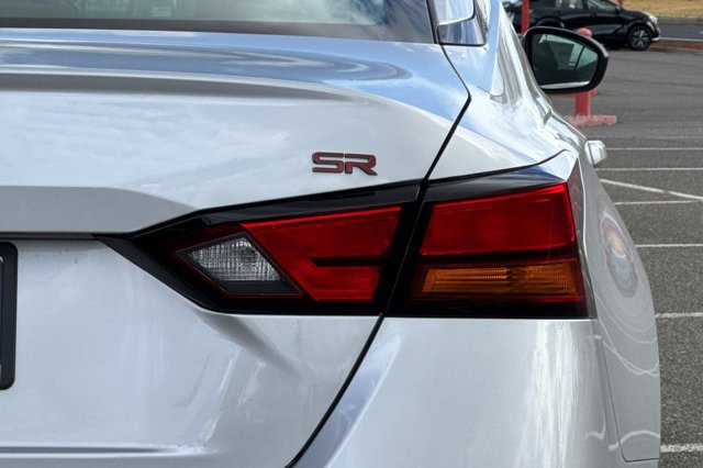 2025 Nissan Altima SR Image 28 of 29