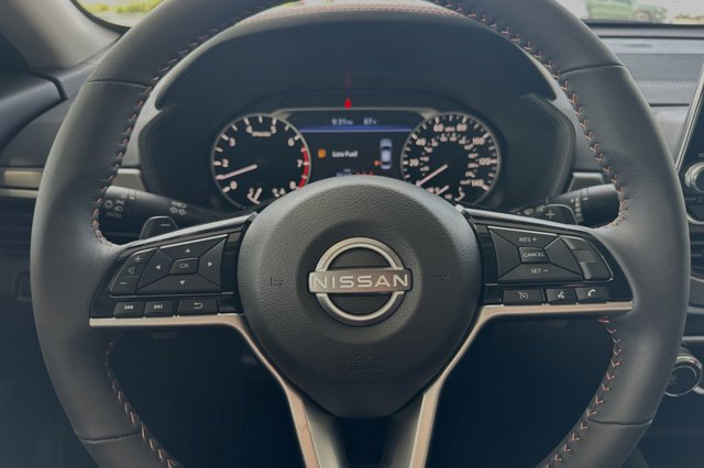 2025 Nissan Altima SR Image 17 of 29