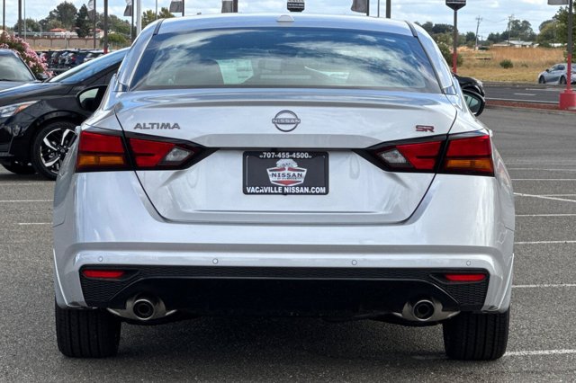 2025 Nissan Altima SR Image 7 of 29