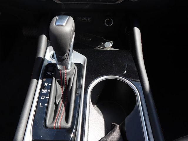 2025 Nissan Altima SR Image 32 of 38