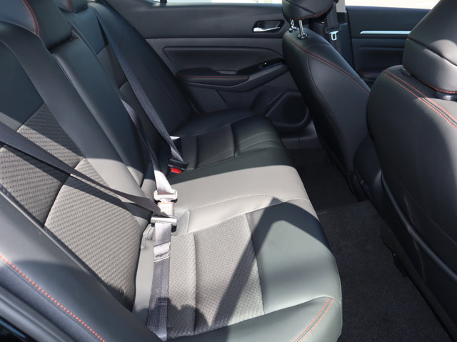 2025 Nissan Altima SR Image 8 of 38