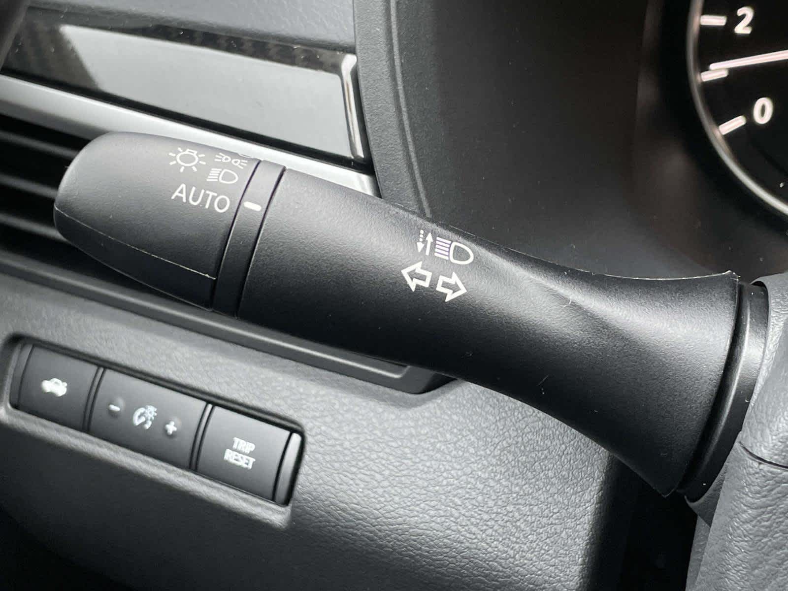 2025 Nissan Altima SR Image 34 of 36