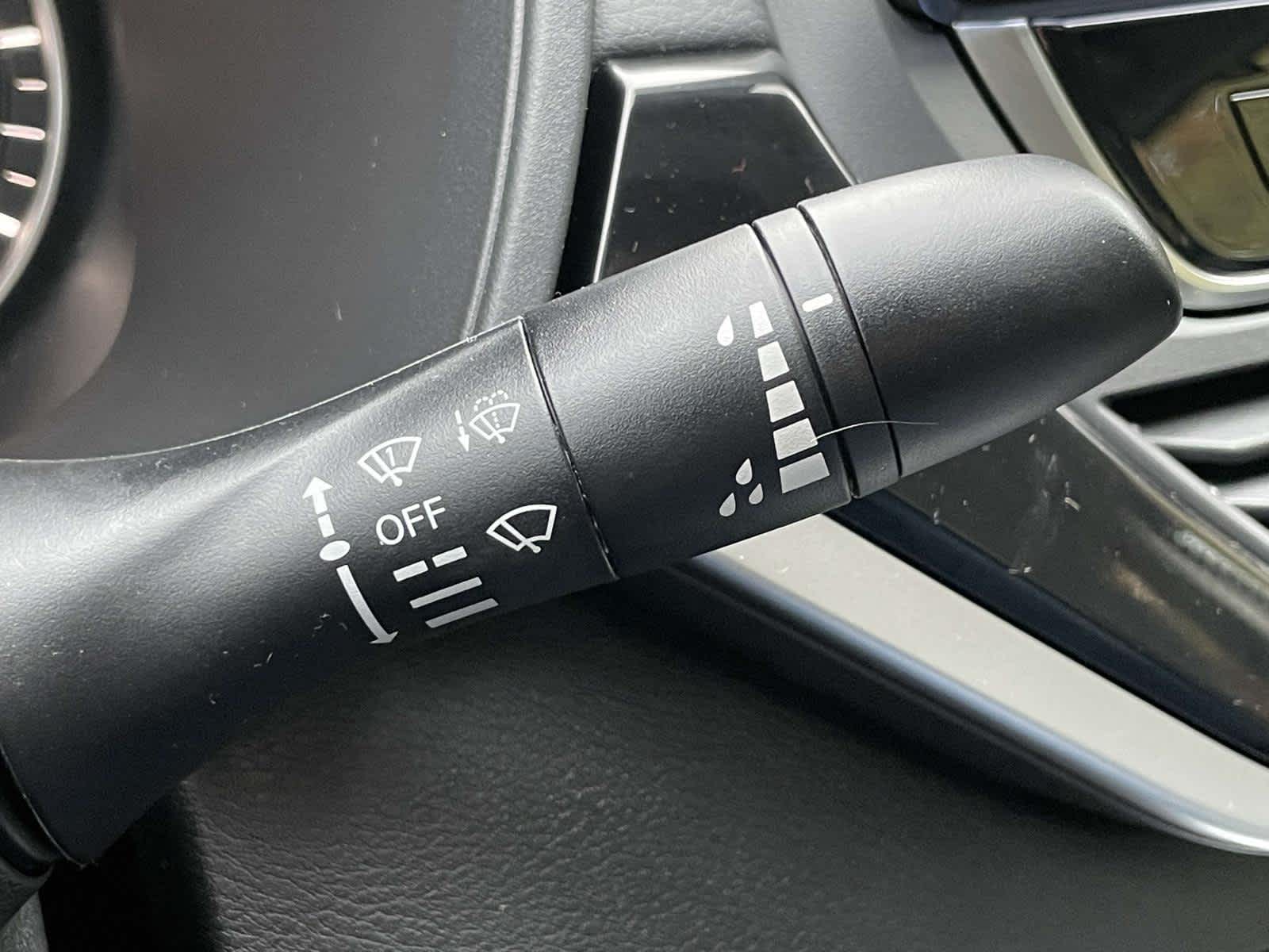 2025 Nissan Altima SR Image 28 of 36