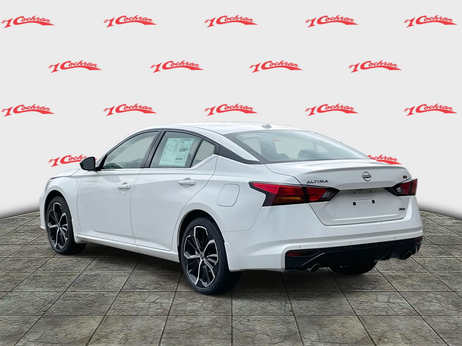 2025 Nissan Altima SR Image 7 of 36