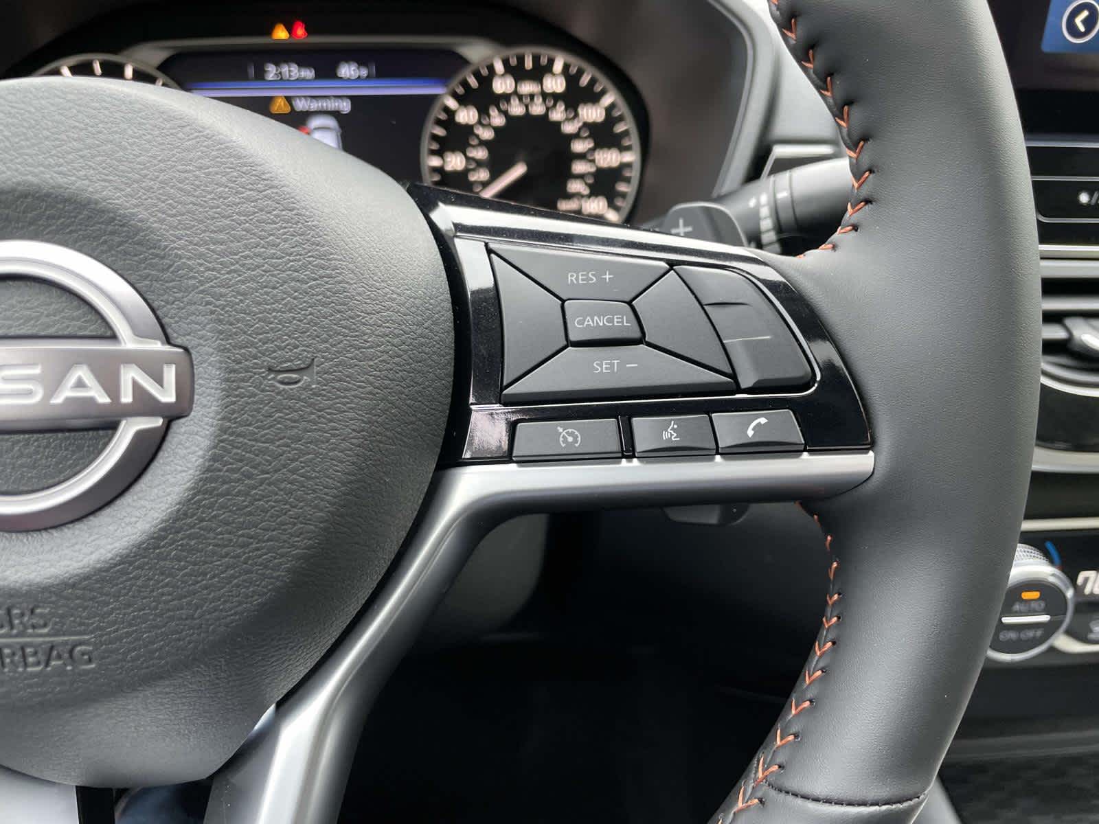 2025 Nissan Altima SR Image 17 of 36