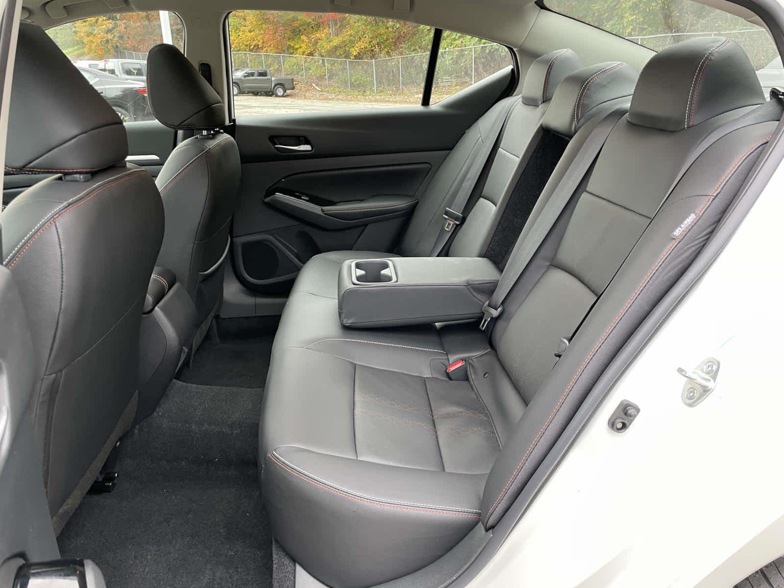 2025 Nissan Altima SR Image 12 of 36