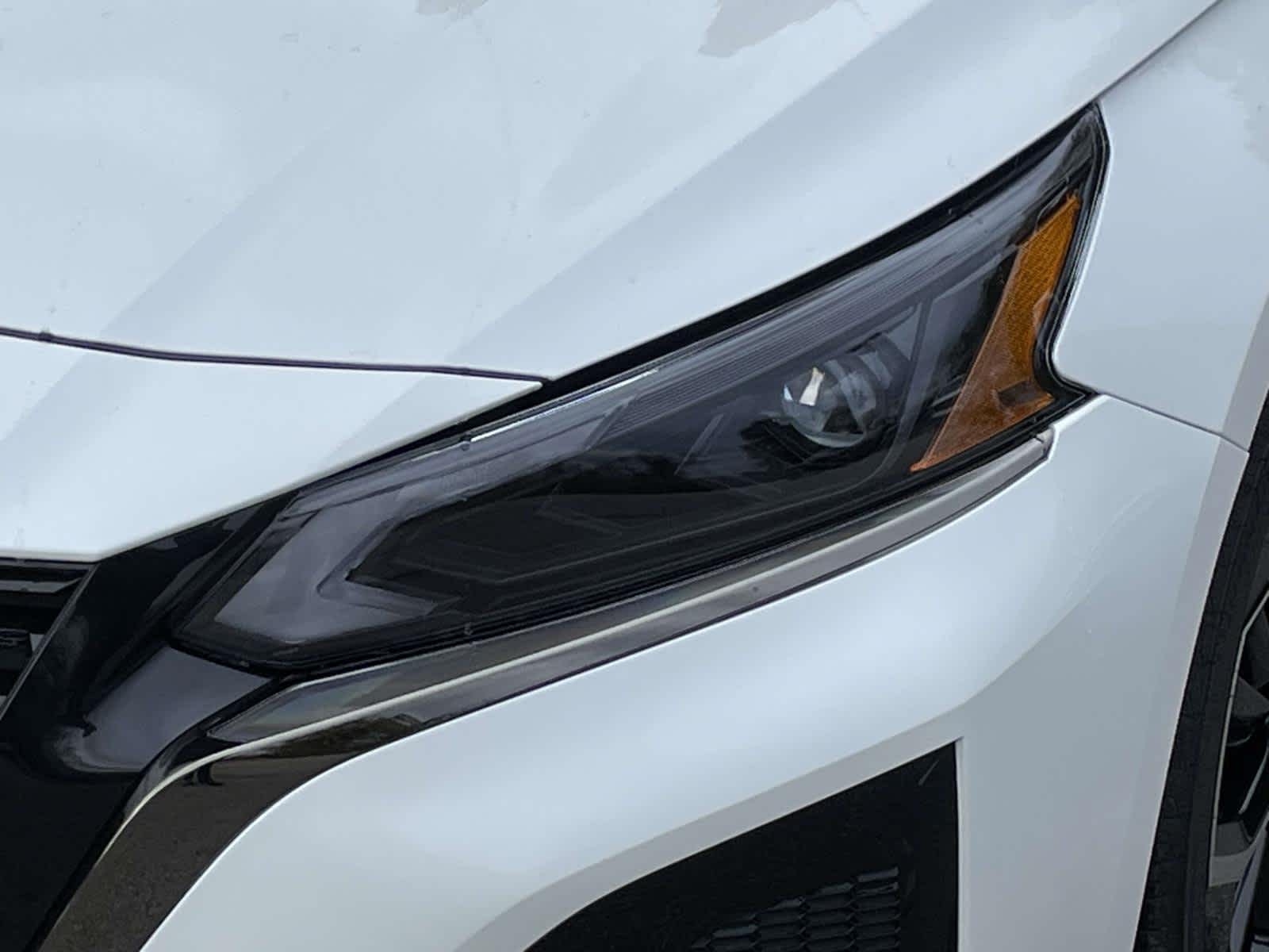 2025 Nissan Altima SR Image 32 of 36