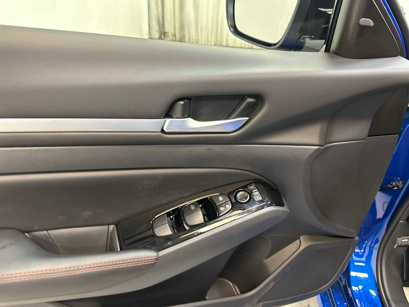 2025 Nissan Altima SR Image 19 of 19