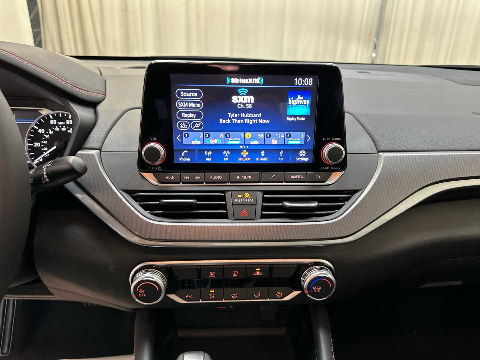 2025 Nissan Altima SR Image 10 of 19