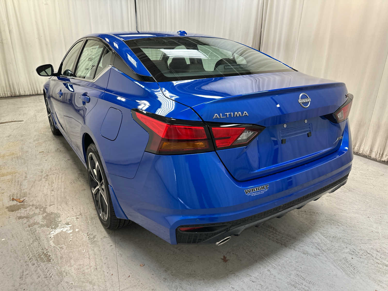 2025 Nissan Altima SR Image 7 of 19