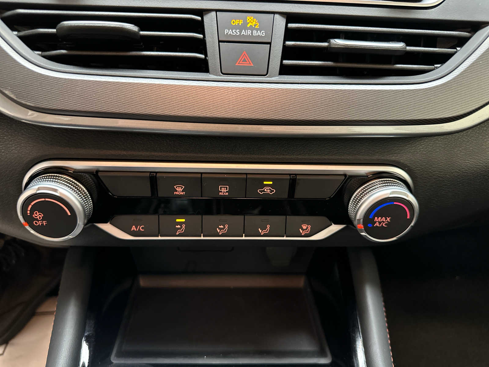 2025 Nissan Altima SR Image 15 of 19