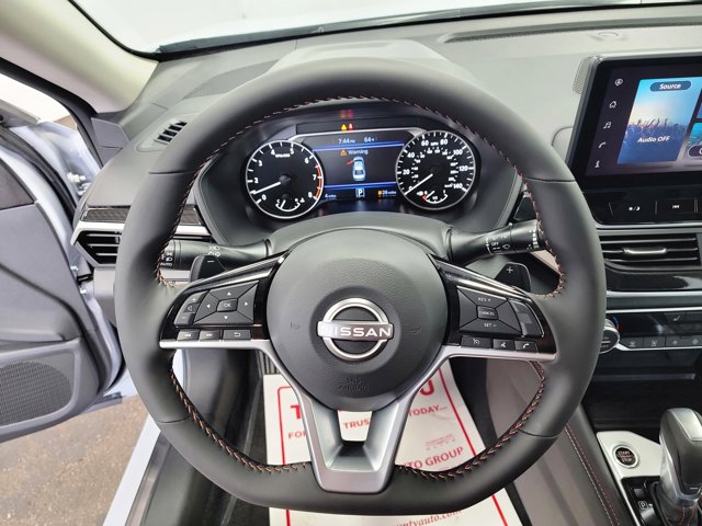 2025 Nissan Altima SR Image 20 of 25