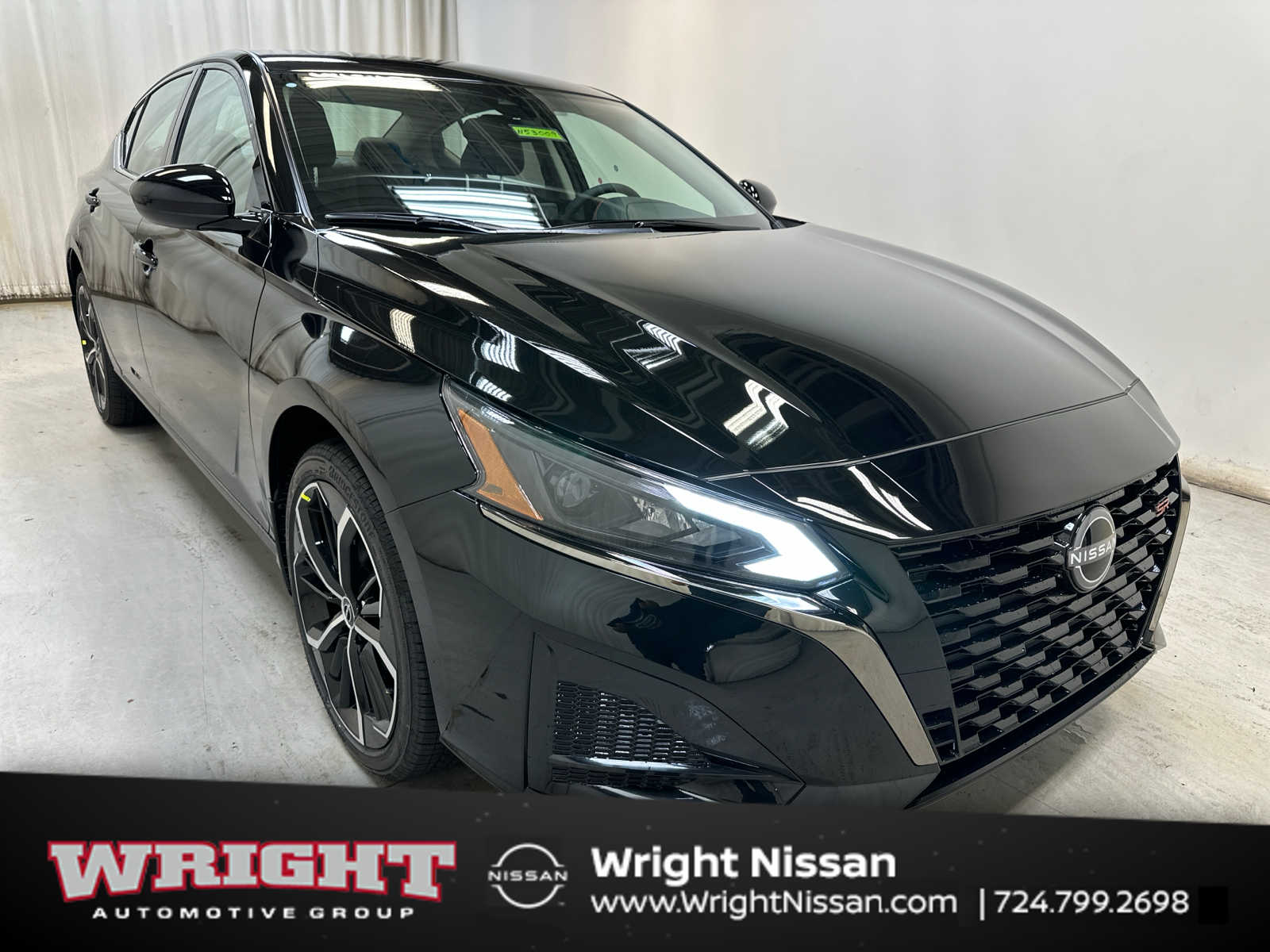 2025 Nissan Altima SR Image 3 of 19