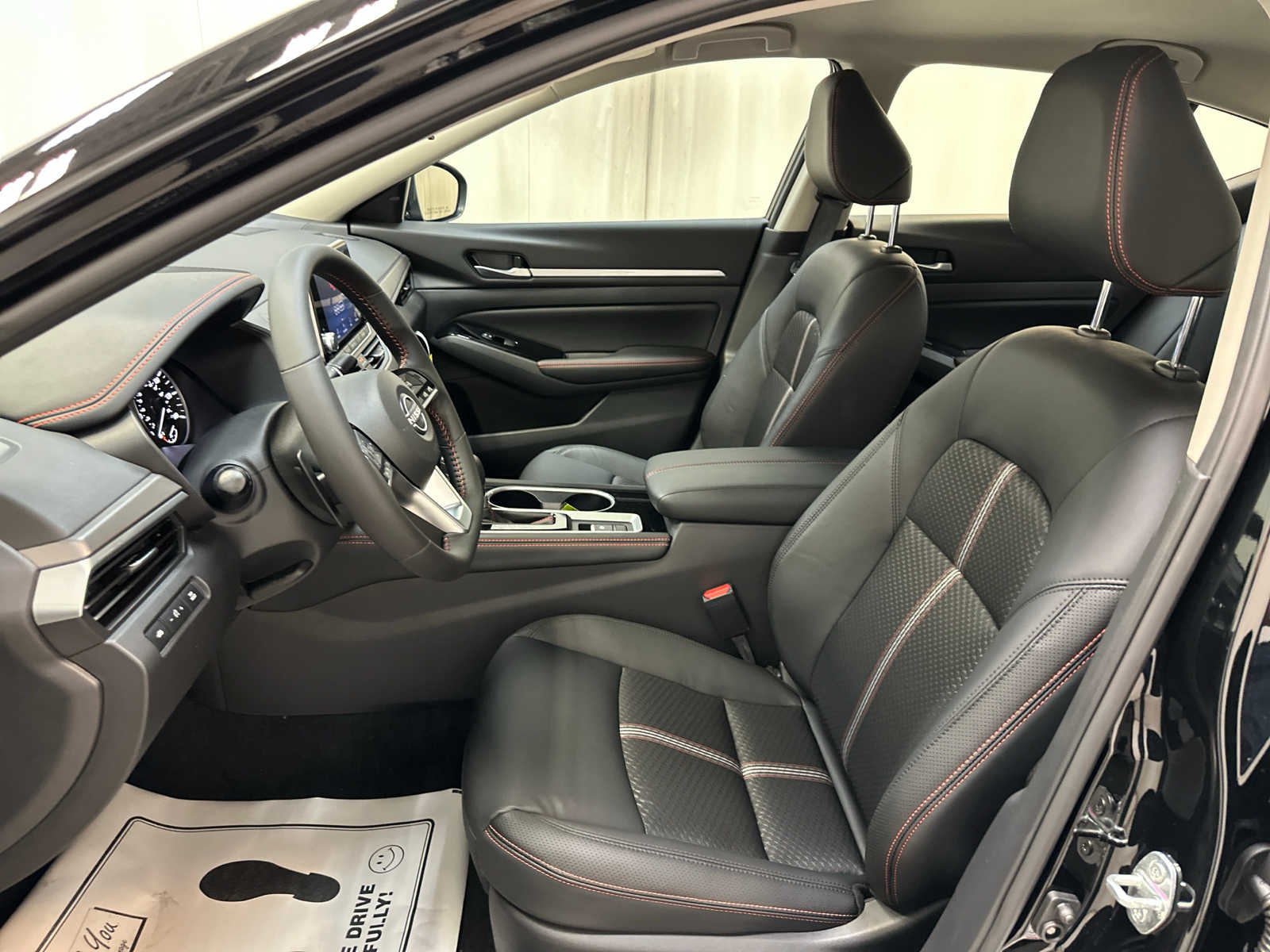 2025 Nissan Altima SR Image 9 of 19