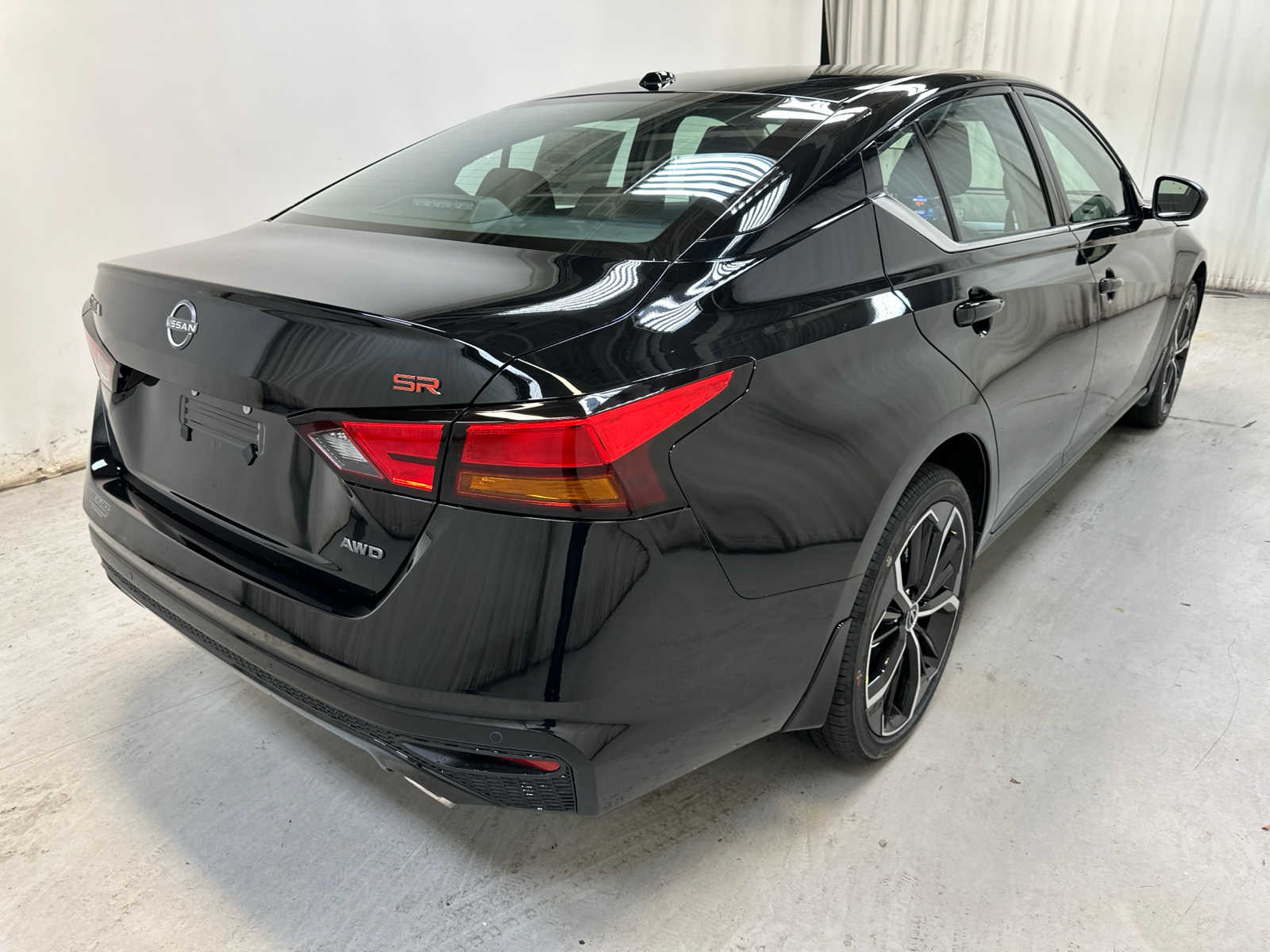 2025 Nissan Altima SR Image 5 of 19