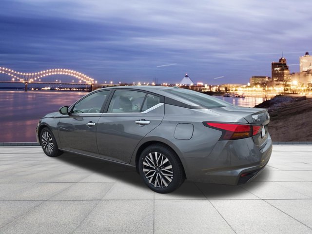 2025 Nissan Altima SV Image 3 of 16