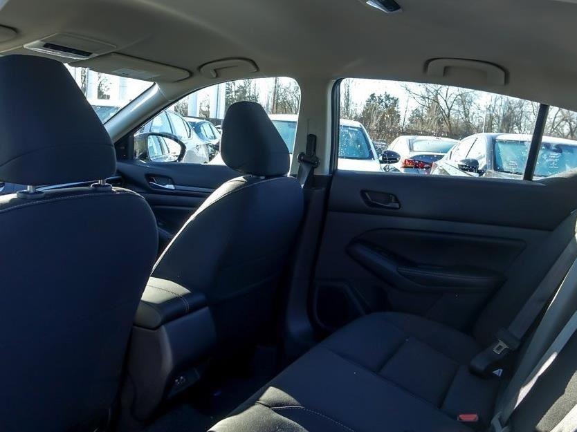 Vehicle image 12 of 18