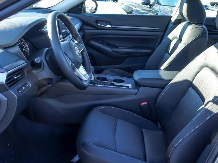 Vehicle image 10 of 18
