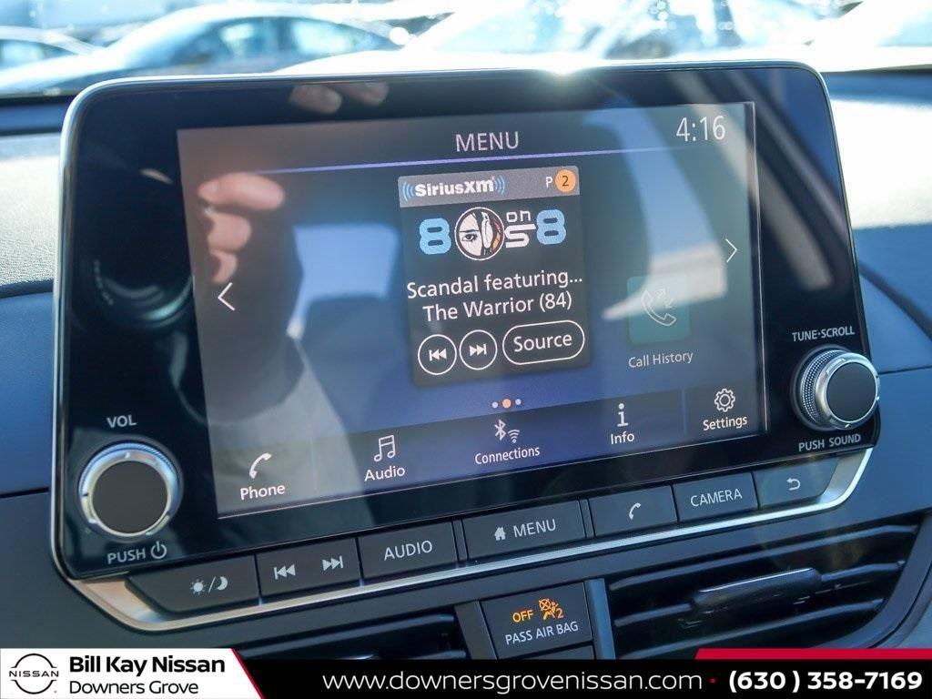 Vehicle image 15 of 18