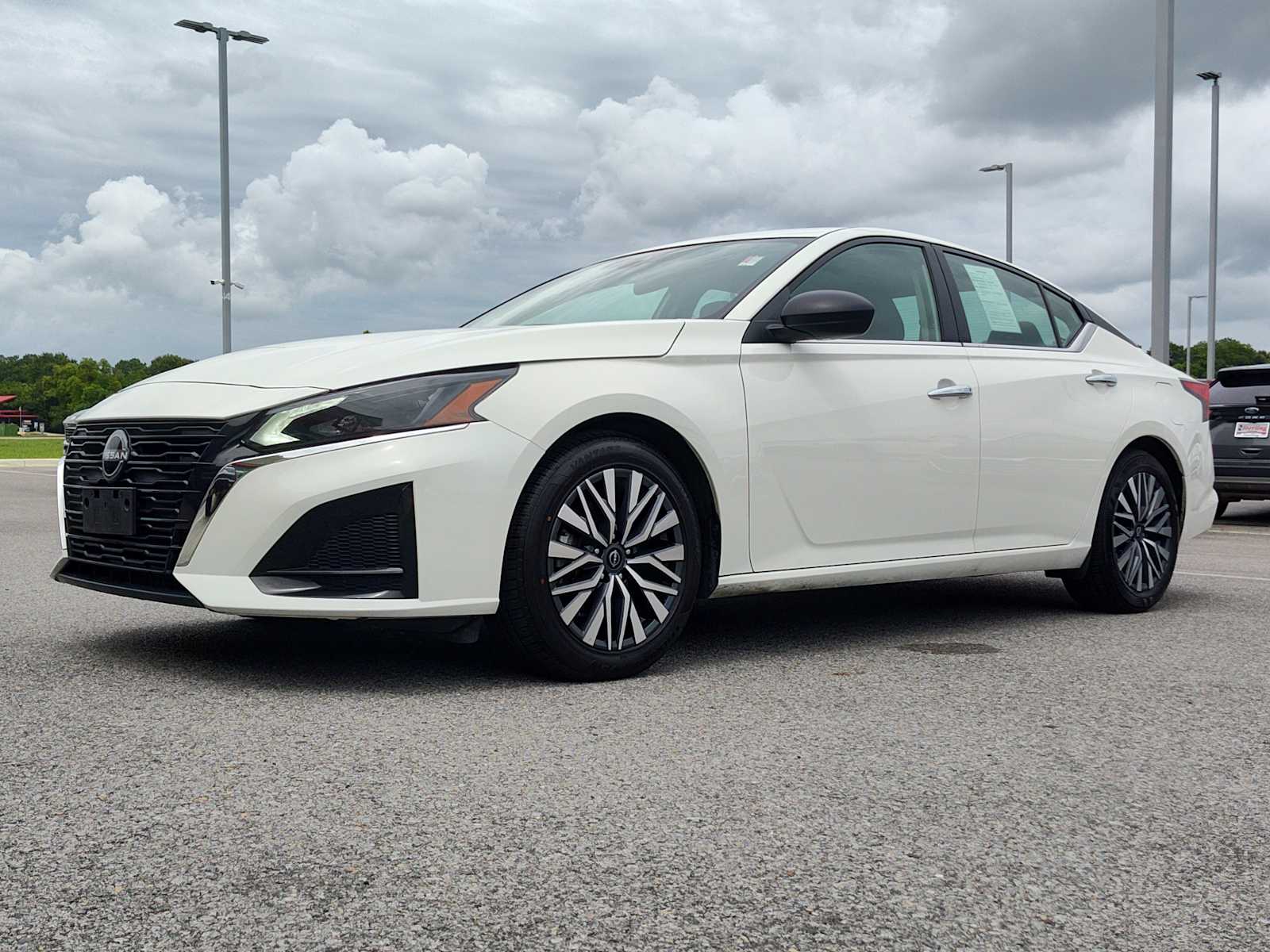 2025 Nissan Altima SV Image 1 of 26
