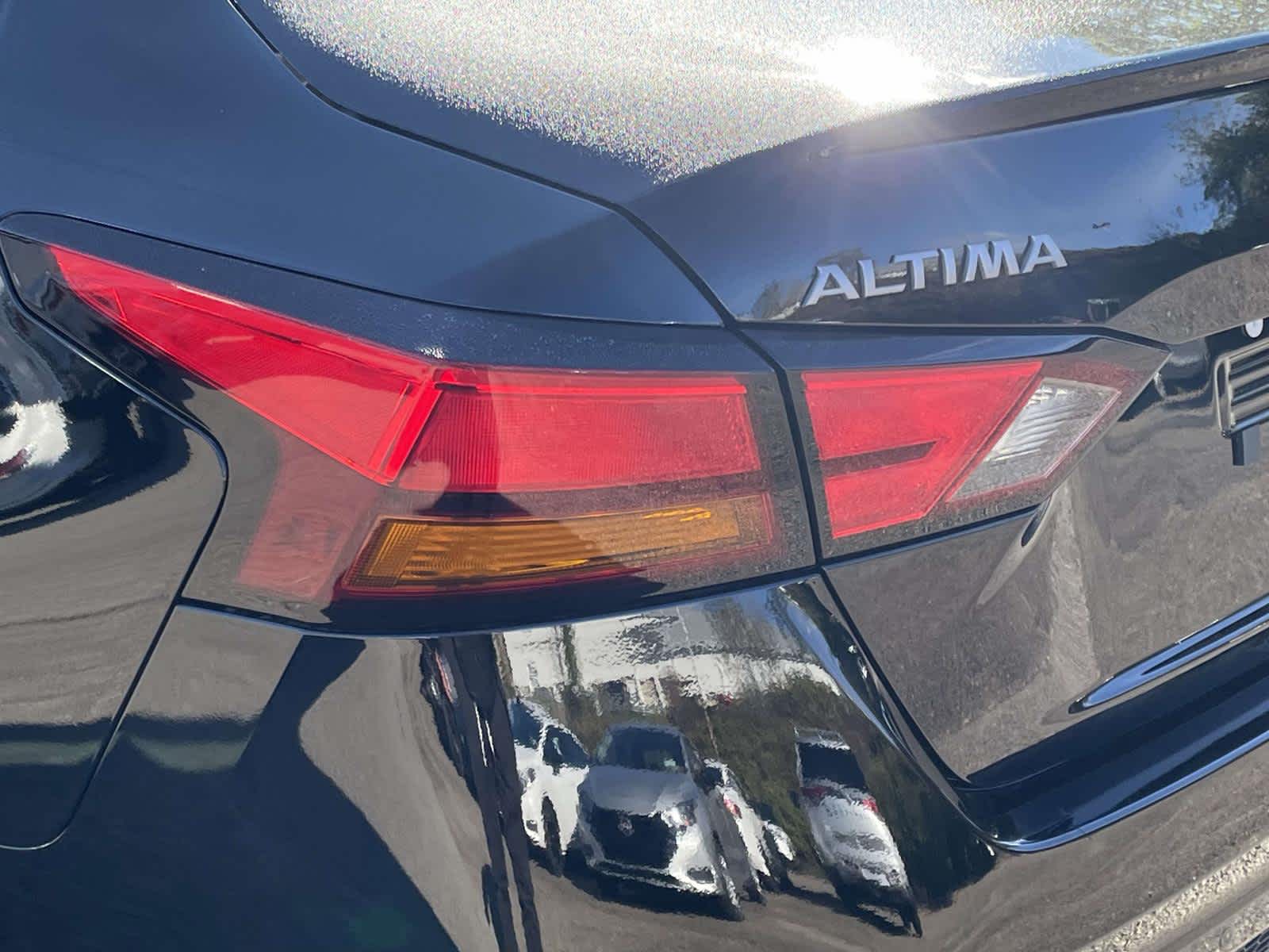 2025 Nissan Altima SV Image 28 of 32