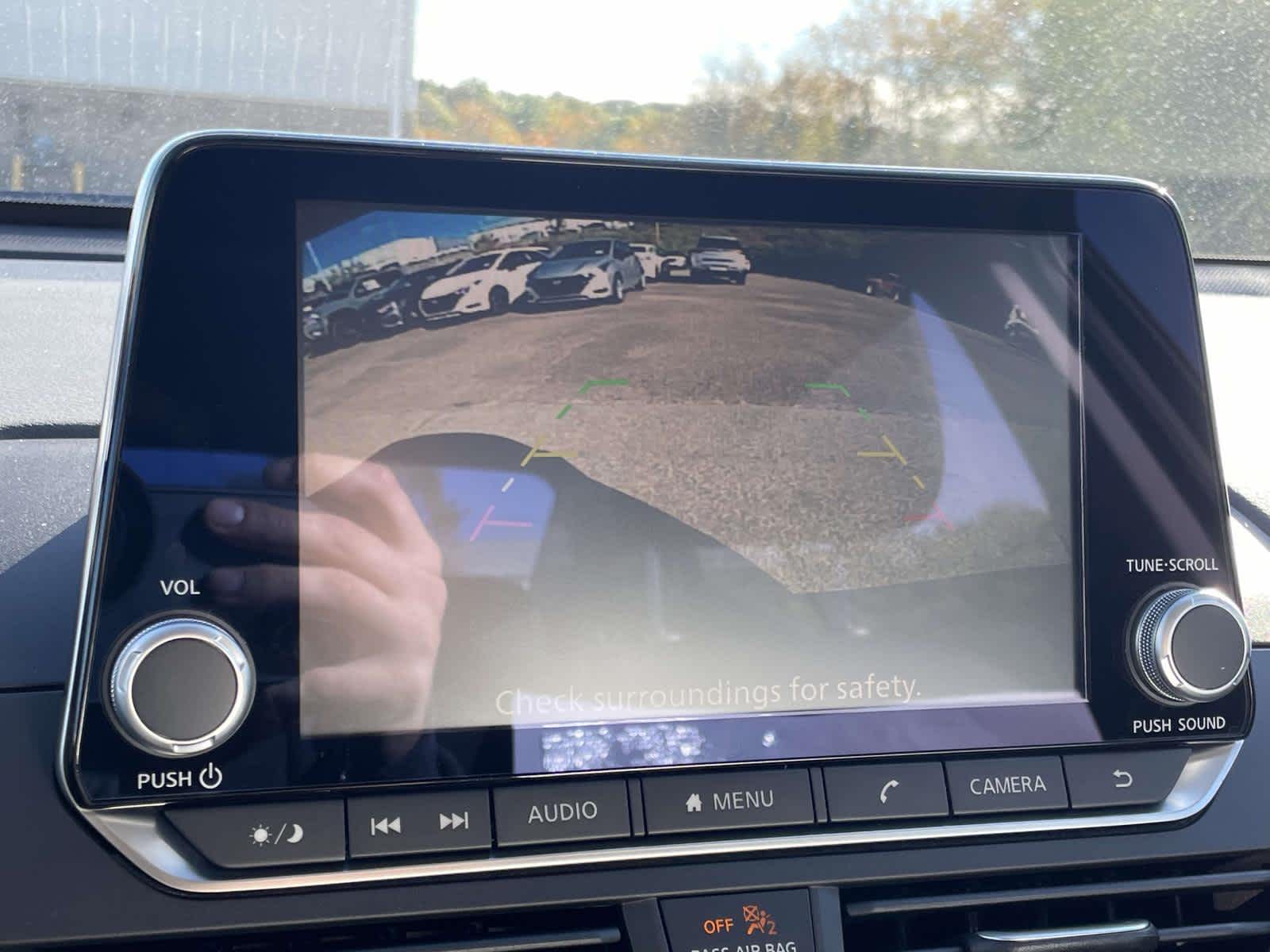 2025 Nissan Altima SV Image 19 of 32